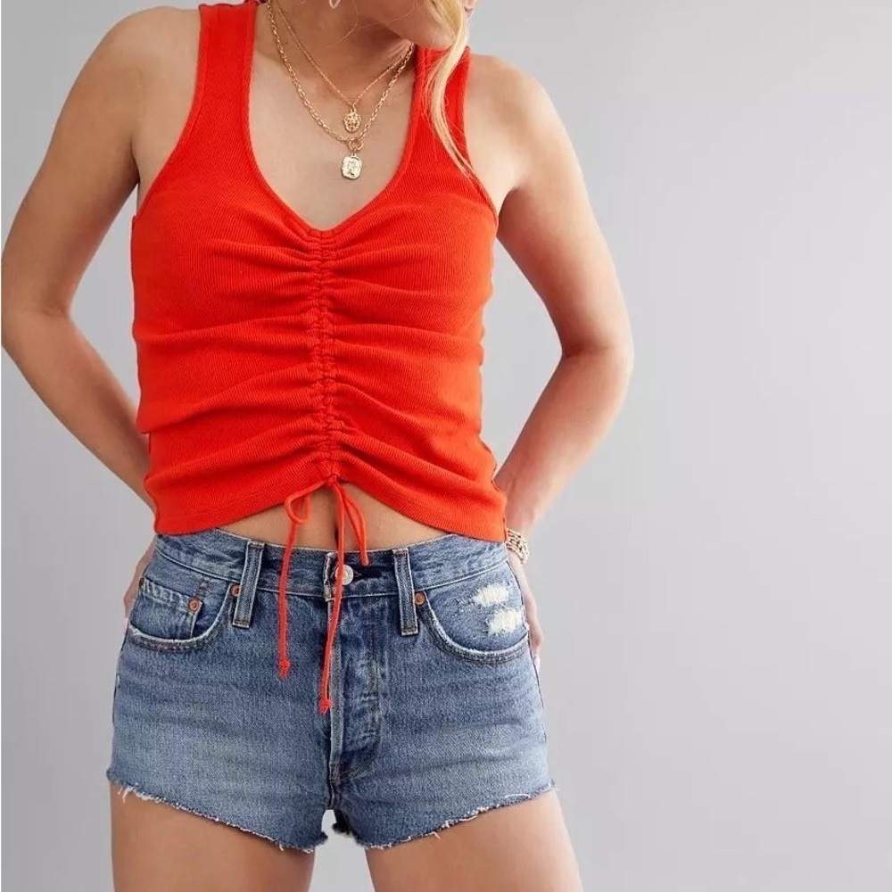 🚨SALE🚨 NWT LEVI’S High Rise Micro Short, Size 26